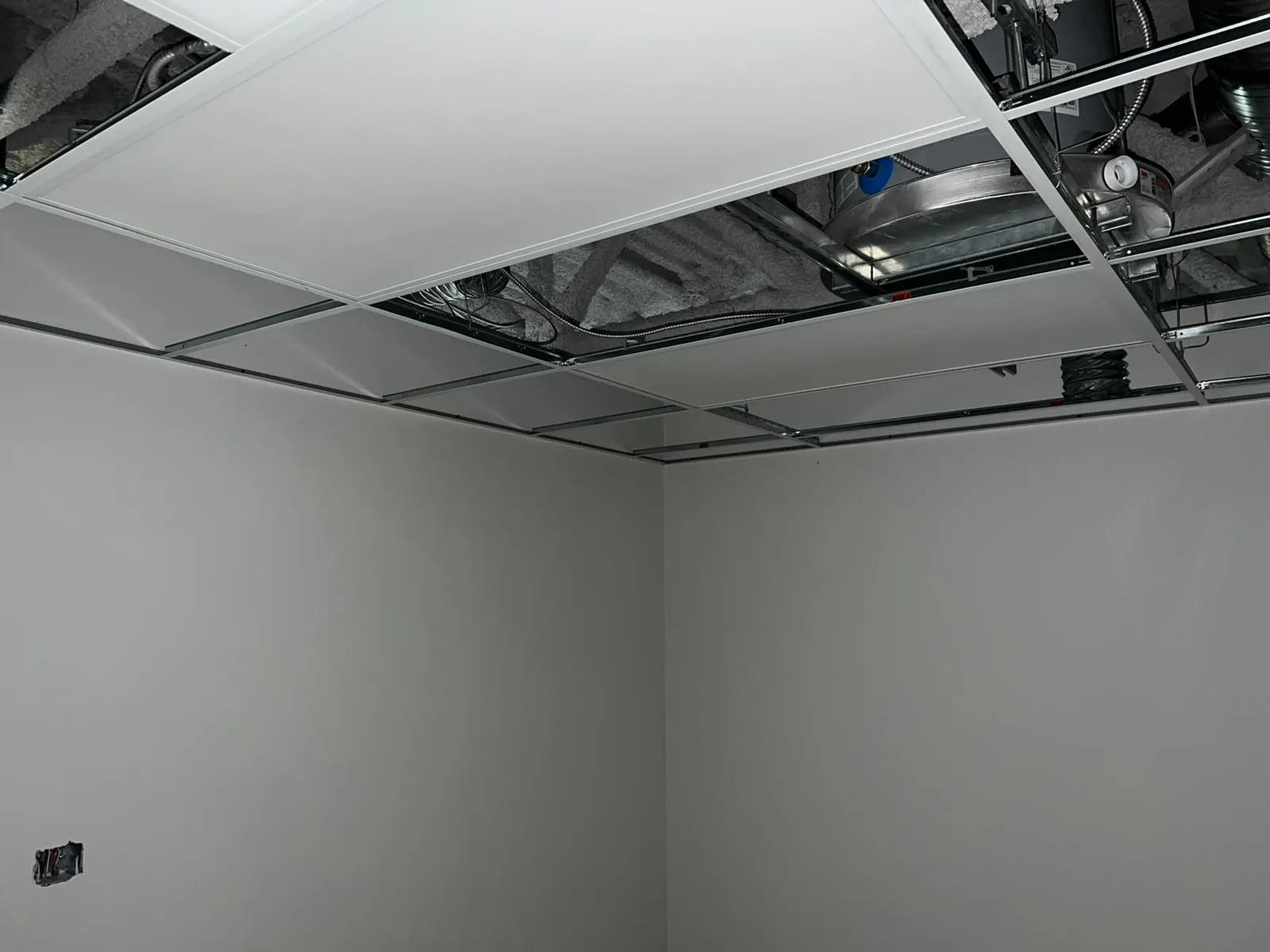 Ceiling & Interior Revamp Experts — Clean Lines, Modern Spaces